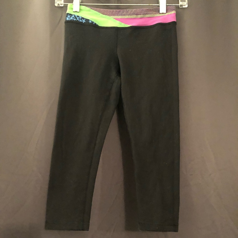 USED cropped ivivva leggings.